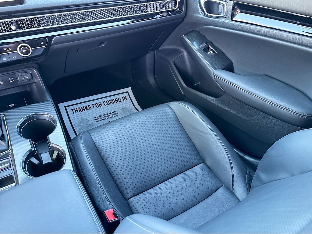 Main image 25