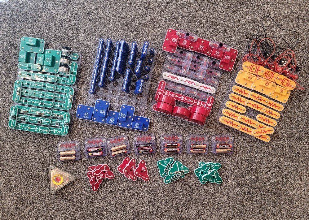 Electronic Snap Circuits - Multiple Sets