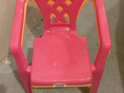2 kids plastic chairs