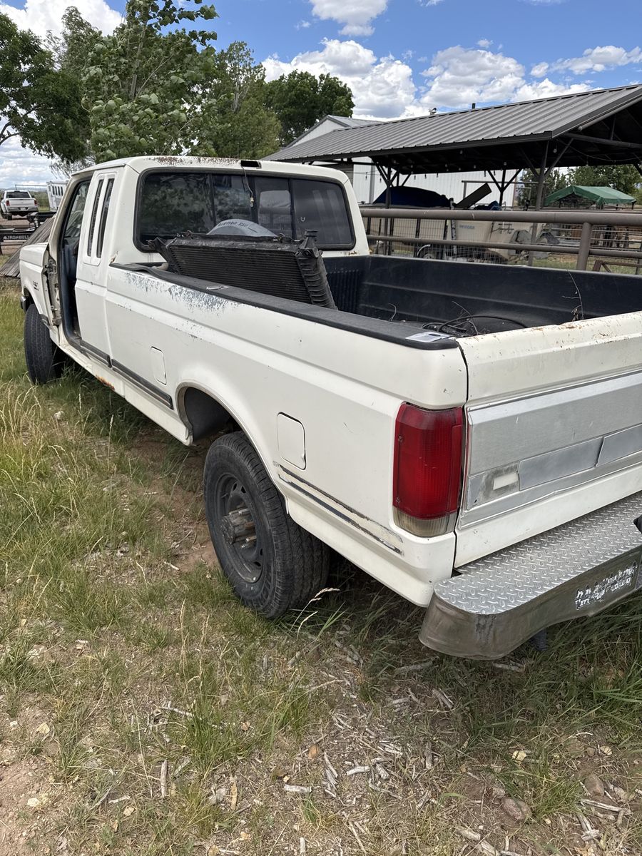 Ford F250 Extended Cab, Long Bed