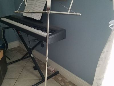 Portable, Telescoping Music Stand