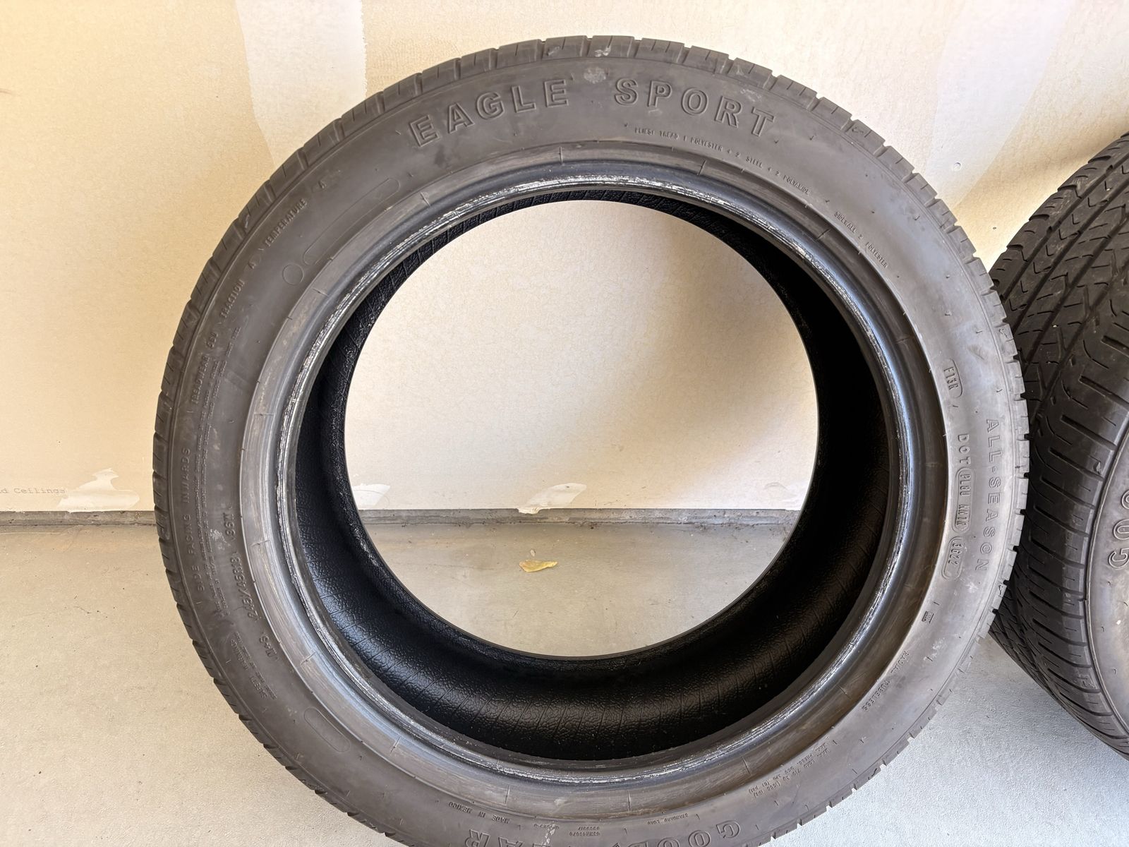 Main image 3