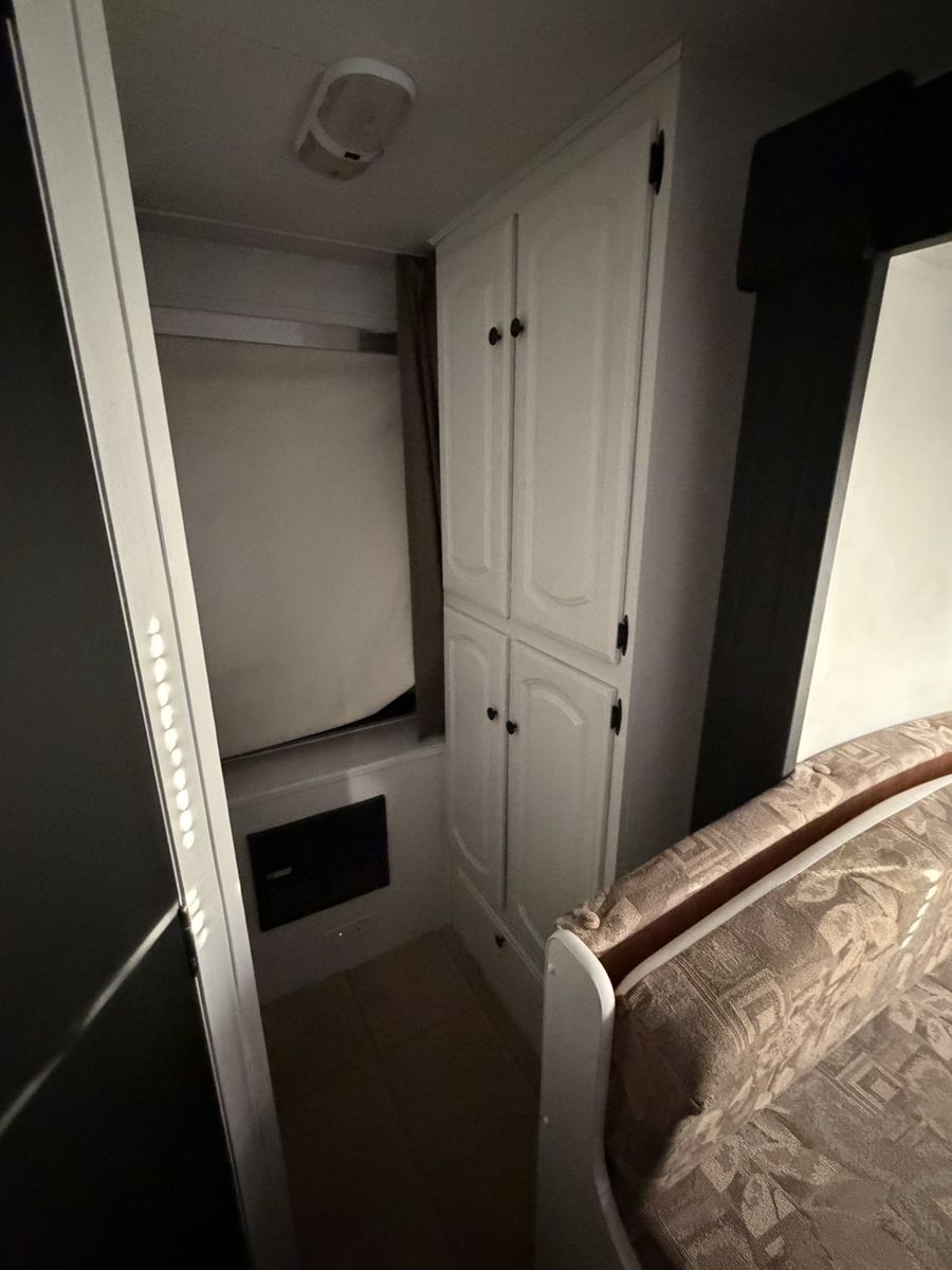 Main image 7