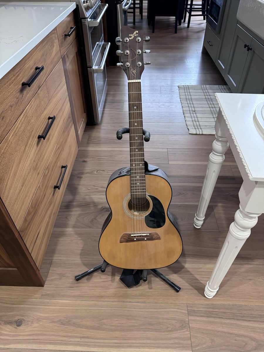First Act Adam Levine Acoustic Guitar + Stand