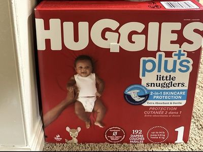 Huggies Little Snugglers Plus Size 1 Diapers - 192 Count, 2-in-1 Skincare Protection, Up to 14 lbs
