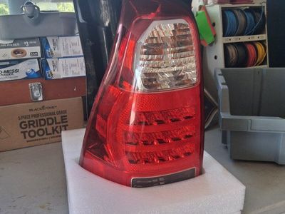 2007 4Runner headlights, tail lights, steering wheel, and shifter knob