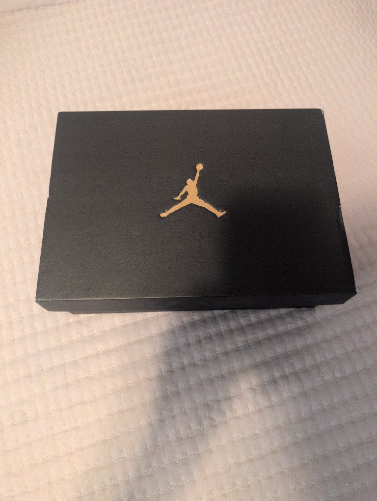 Air Jordan 1 Mid "Sky J Purple" - Men's Size 9 - Like New