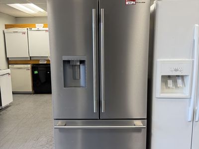 JUST LIKE NEW! BEAUTIFUL KITCHENAID FRIDGE
