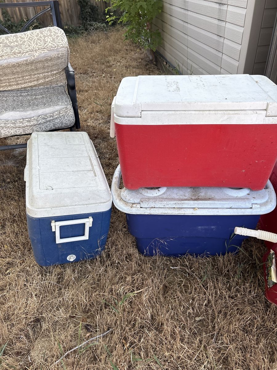 Assorted Outdoor Beverage Coolers - Coleman & Igloo Hard Coolers Lot