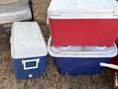 Assorted Outdoor Beverage Coolers - Coleman & Igloo Hard Coolers Lot