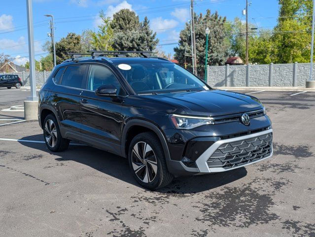 2025 Volkswagen Taos SE 4Motion
