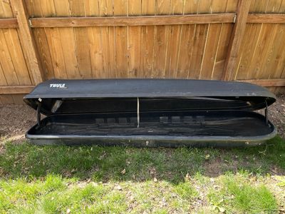 Thule roof cargo box