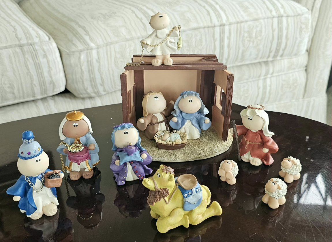 Angel Cheeks Kirk's Kritters 9-Piece Nativity Set Handpainted Russ