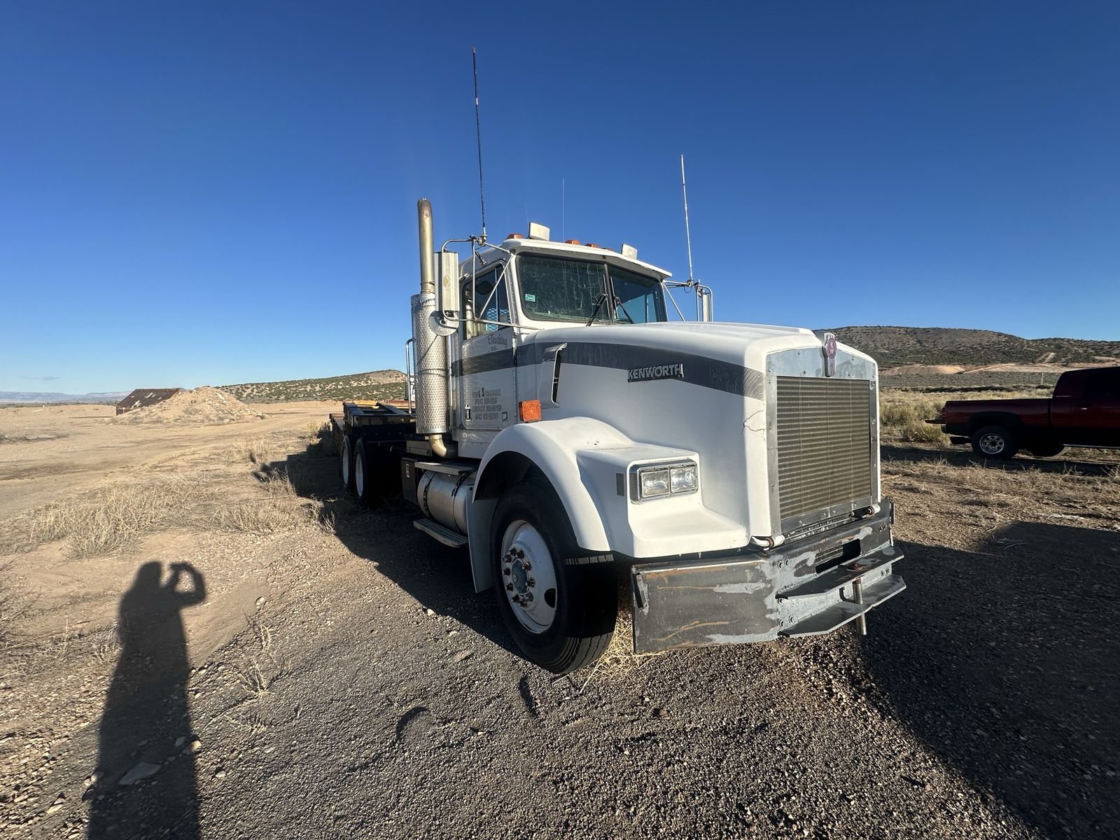 1990 Kenworth T800 with a 1983 Load King Low Boy
