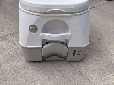 Dometic 2.6 Gallon 972 Portable Toilet - BRAND NEW, NEVER BEEN USED
