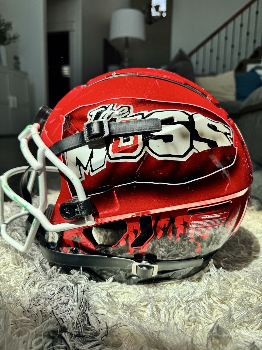 University of Utah Utes Hand Painted Football Schutt Helmet!! MUSS Tribute, Game Worn!!