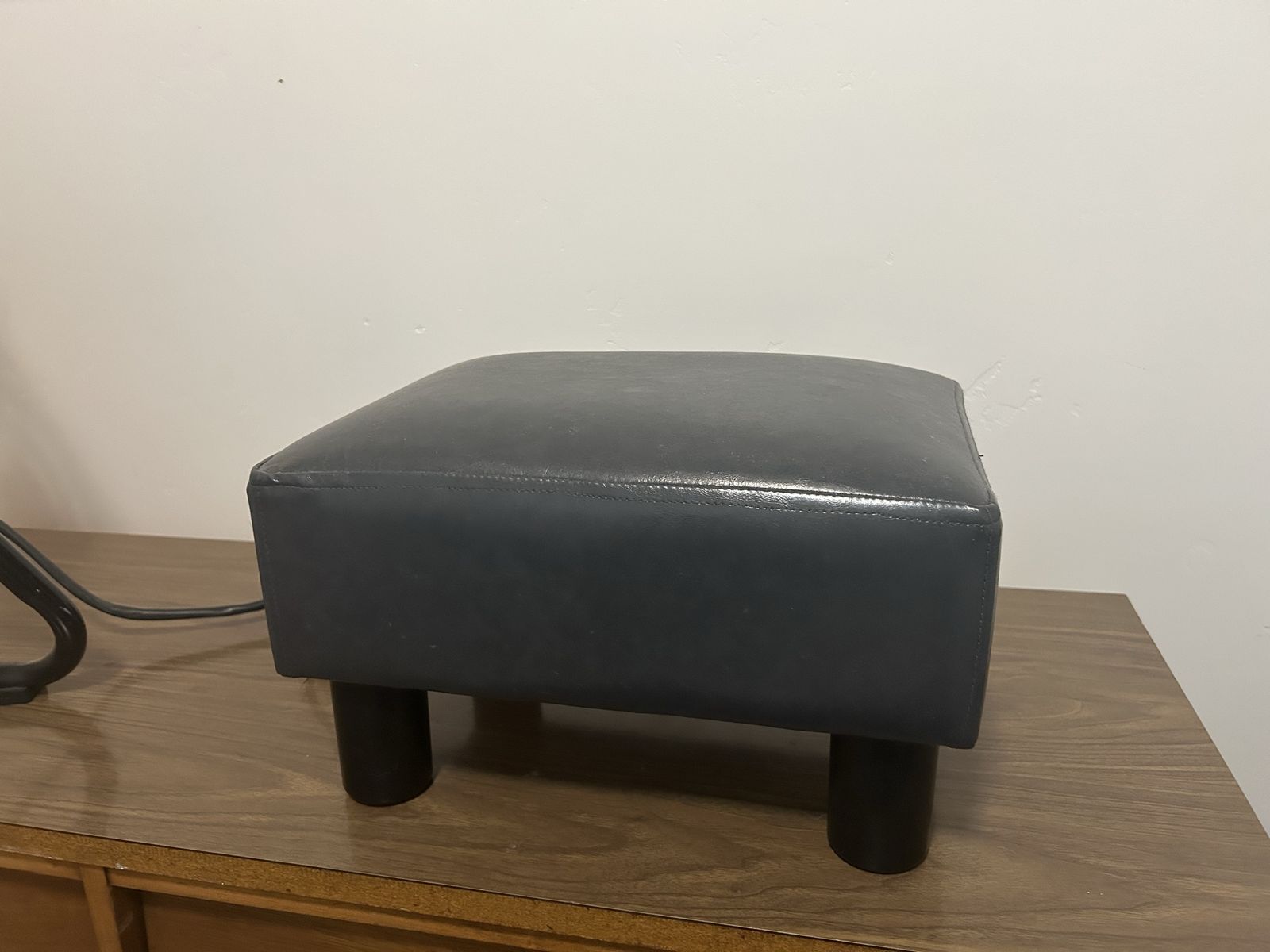 Leather foot stool