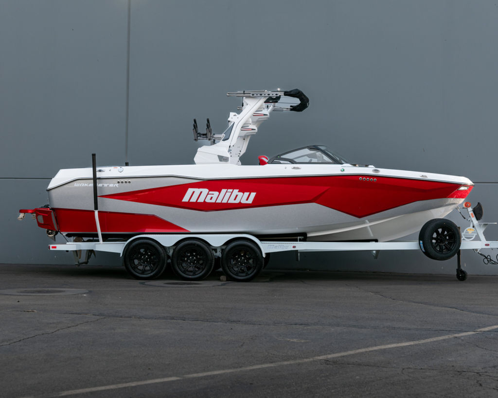 2025 Malibu Boats 25 LSV