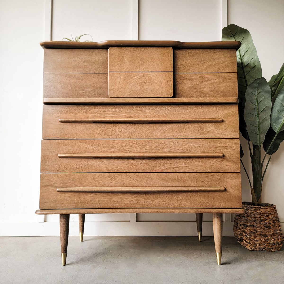 *FREE DELIVERY* Vintage MCM Dresser!