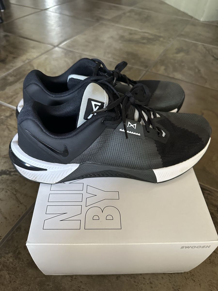 Nike Metcon 10 (mens, size 11)