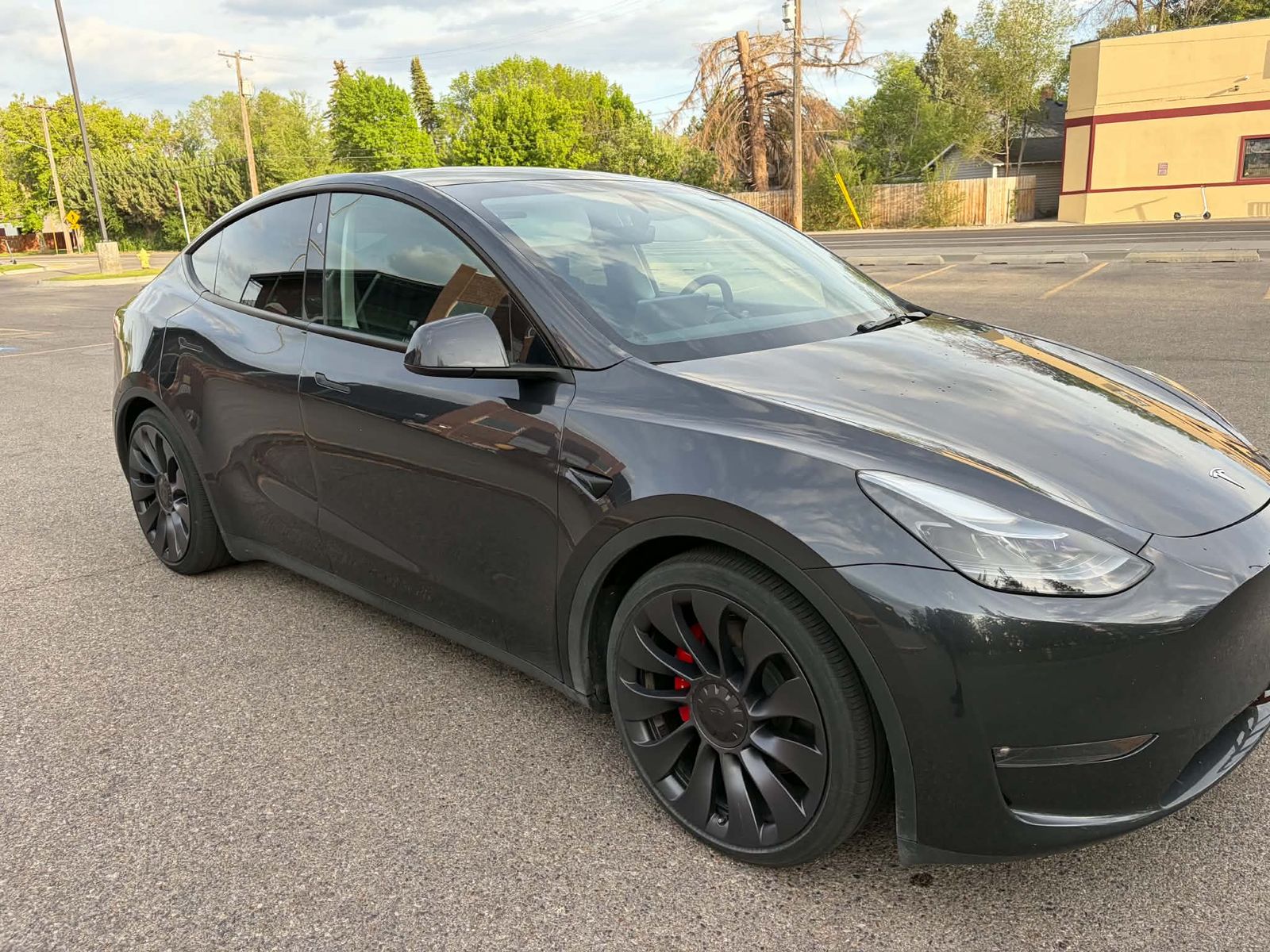 2025 Tesla Model Y Performance