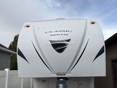 Flagstaff Classic Super Lite Travel Trailer - Great Condition, Ready for Adventure!