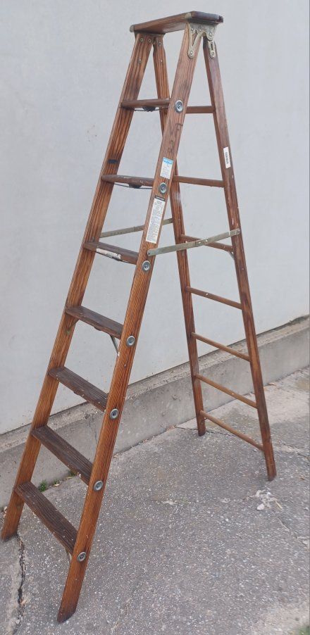 Heavy Industrial Rating 8 Foot Ladder