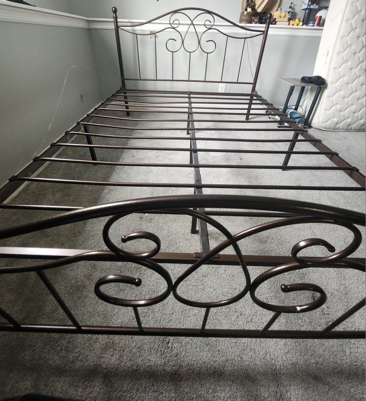 metal queen bed frame