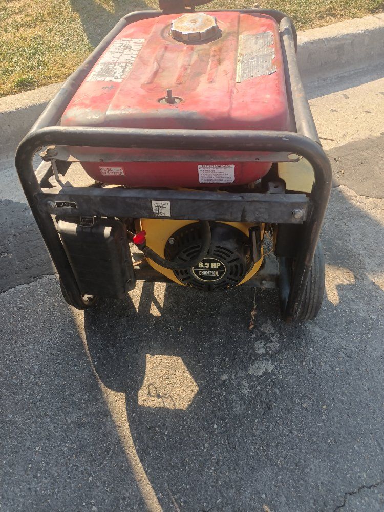 Champion Power Equipment Portable Gas Generator 6.5 HP