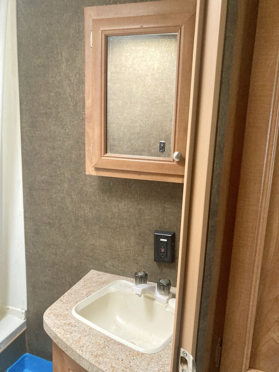 Main image 11