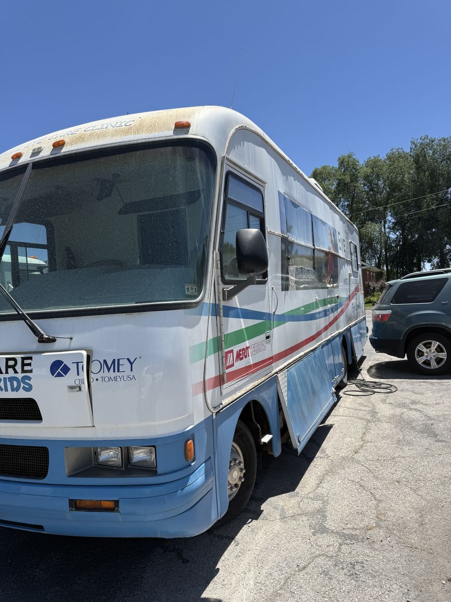1994 Endeavor Class A Motorhome -  460 Engine, Onan 7000W Generator
