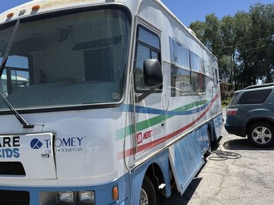 1994 Endeavor Class A Motorhome - 460 Engine, Onan 7000W Generator