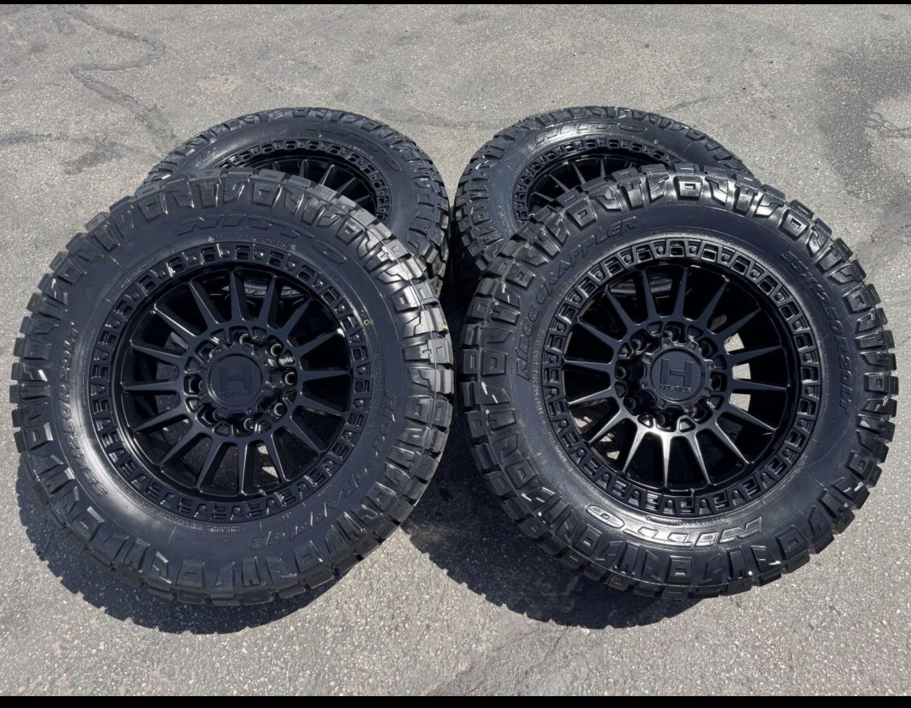 New 35x12.50r20 Nitto H137 Hostile 8x180 Chevy GMC