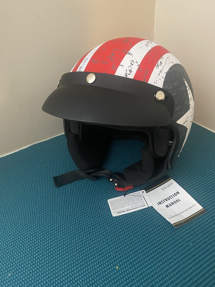 MILWAUKEE MOTORCYCLE HELMET ADULT MEDIUM. 57-58 cm
