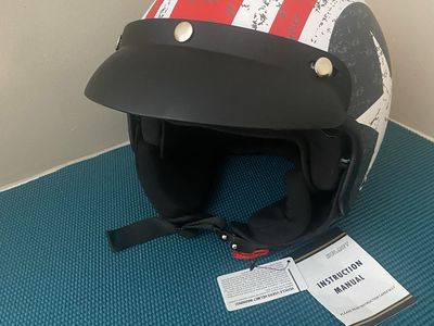 MILWAUKEE MOTORCYCLE HELMET ADULT MEDIUM. 57-58 cm