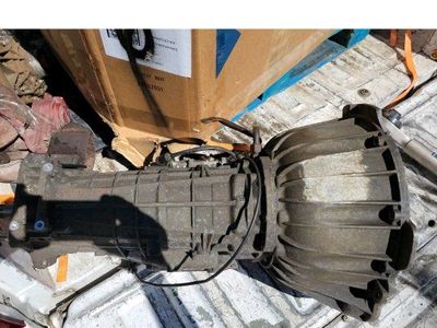 E30 BMW 325i 325is - AUTOMATIC TRANSMISSION 4HP-22 - 1043010699 - ZF