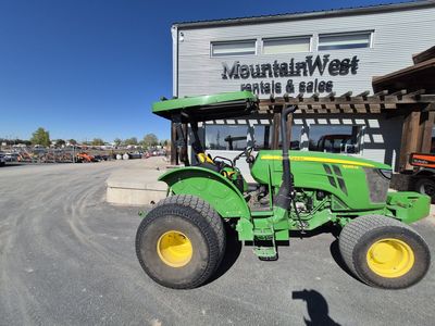 John Deere 5085M
