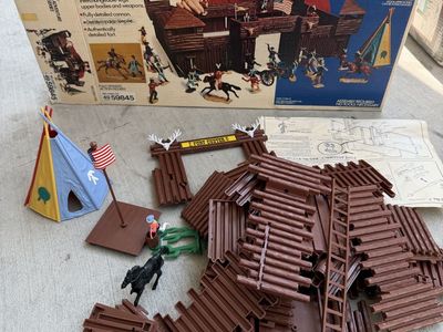 Vintage Aurora Imagin’Action Fort Geronimo Playset – Incomplete – Parts Only