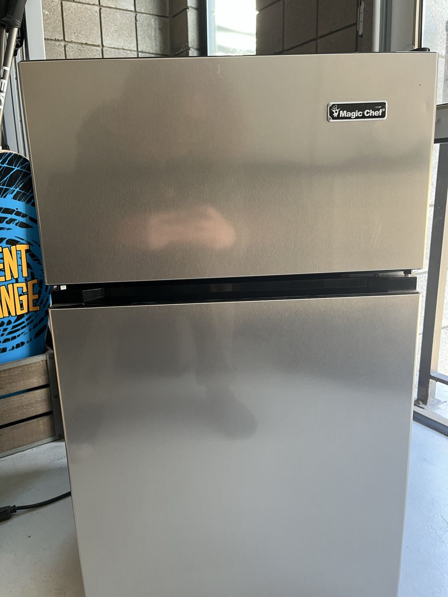 Mini fridge