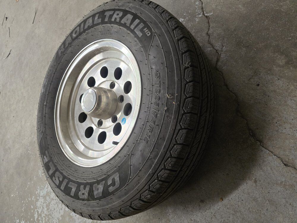 Trailer spare Tire St 225/75/15