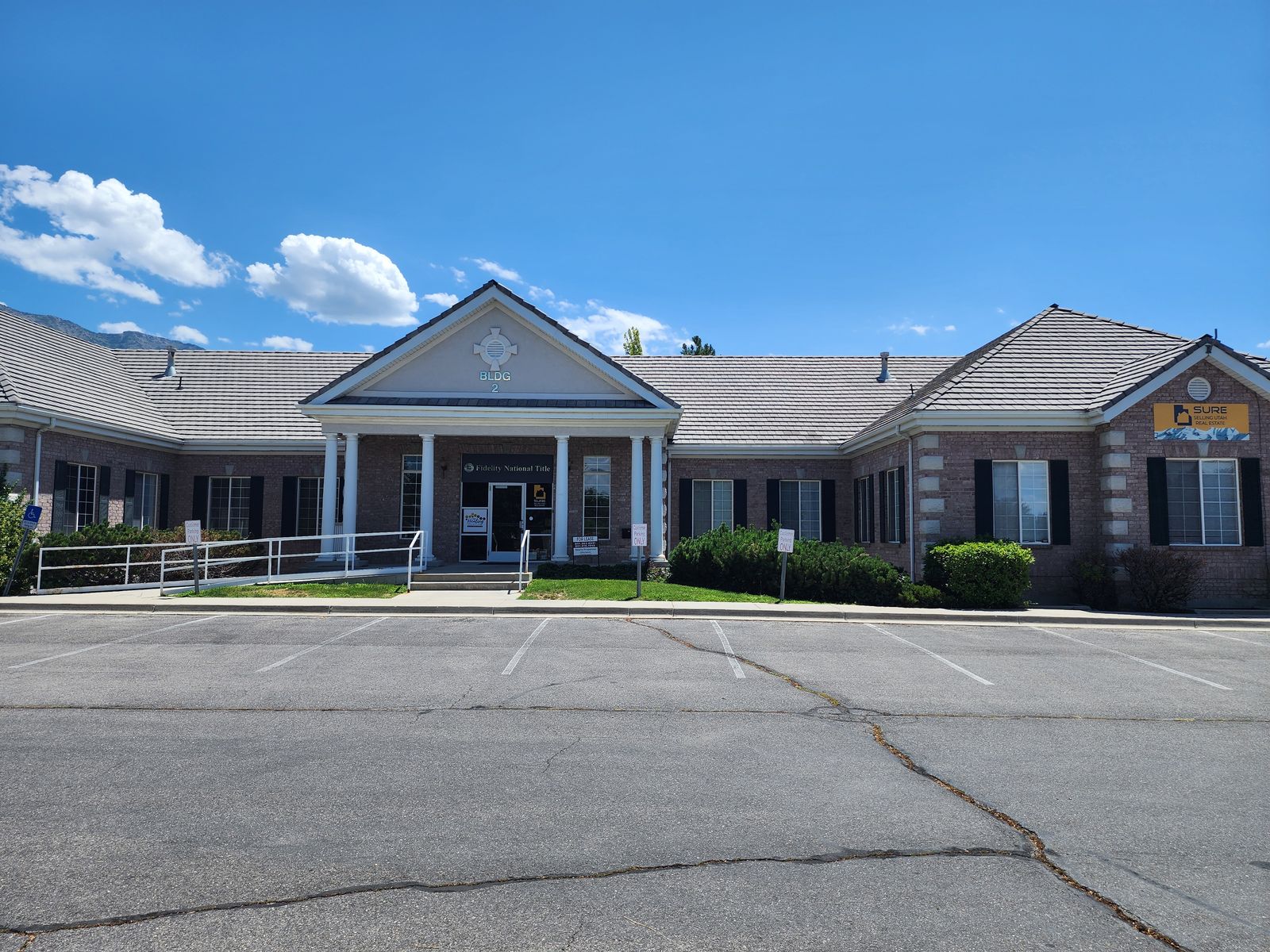 Professional Single Office Space for Rent – All Utilities Included!
