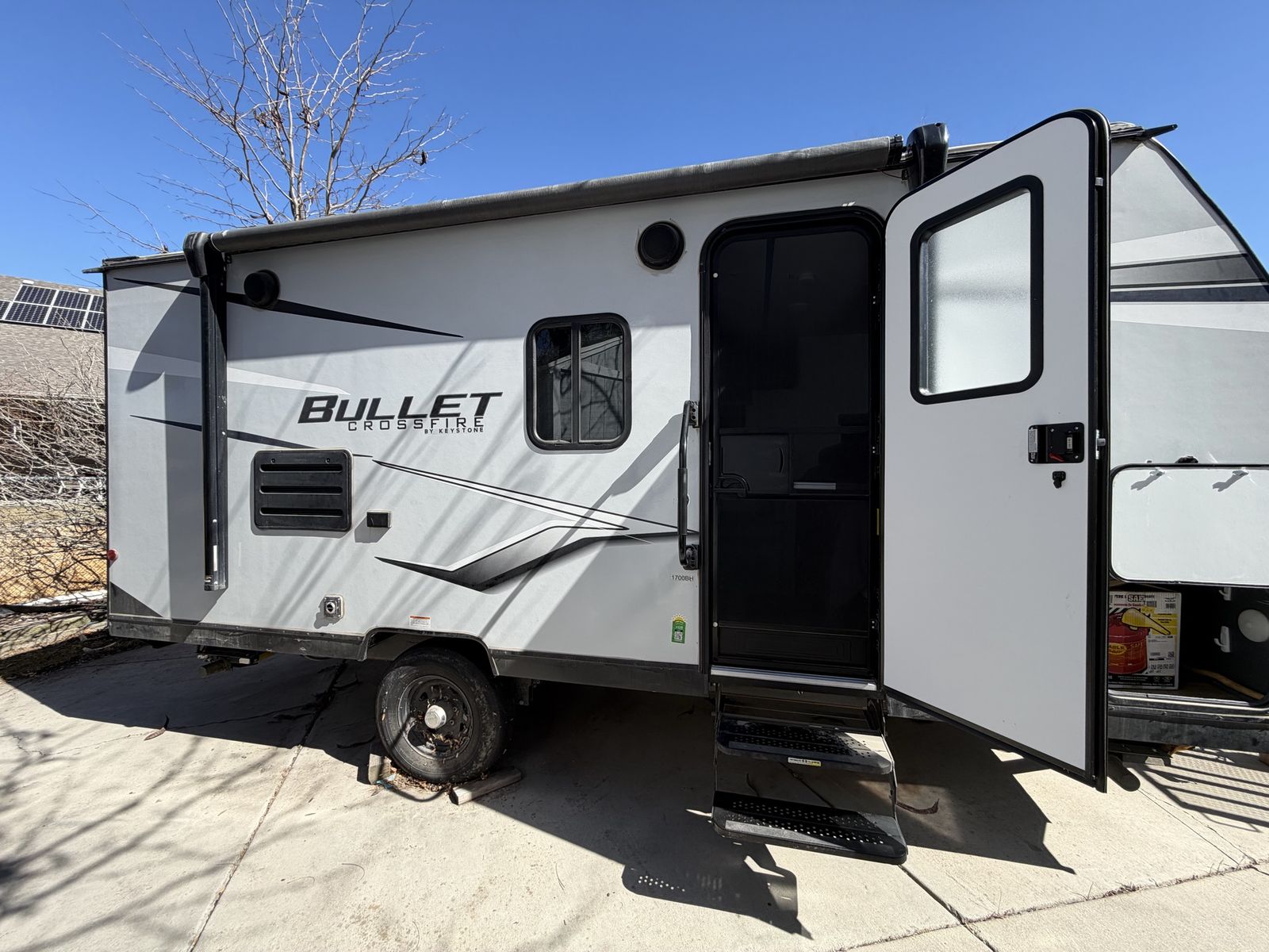 Like new 2022 Keystone Bullet Crossfire 1700BH