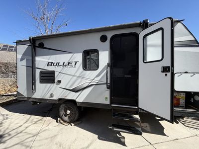 Like new 2022 Keystone Bullet Crossfire 1700BH