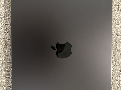 Apple MacBook Pro 2023 18GB RAM 500GB SSD Excellent Condition