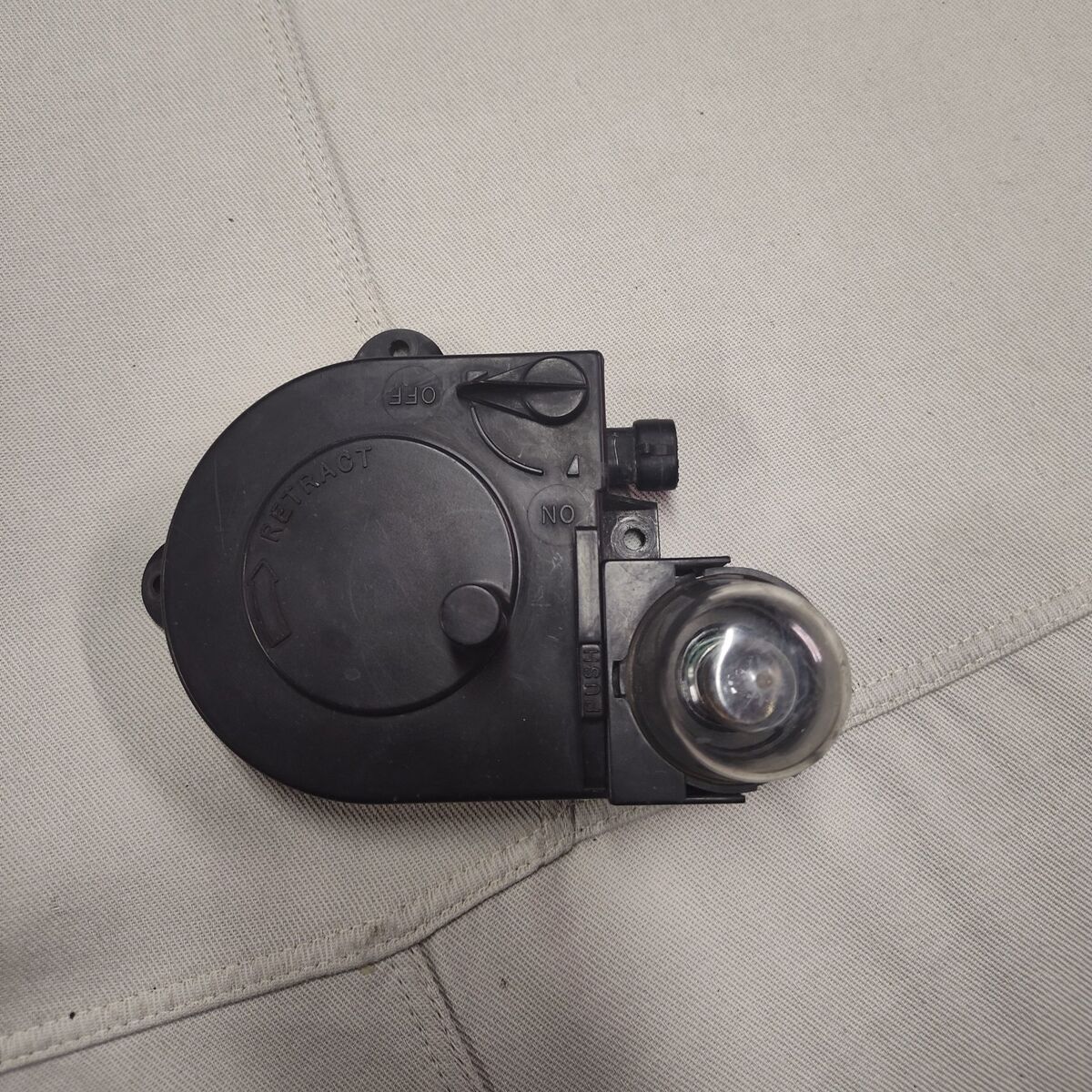 1988-1996 GM Under Hood Retractable Engine Bay lig