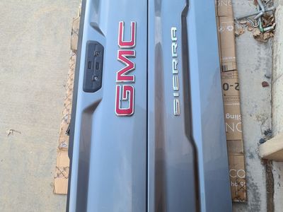 GMC Sierra 1500 MultiPro Multi-Flex tailgate 19-25 Chevy Silverado