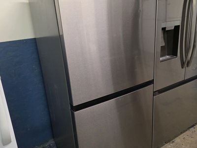 FOR SALE – Midea 20 Cu. Ft. Convertible