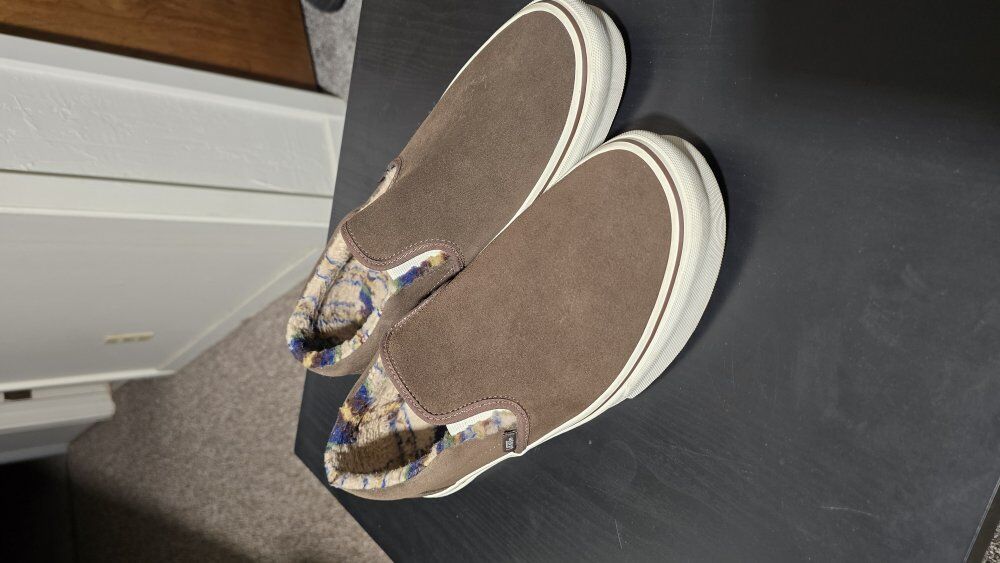 11.5M Sherpa lined Vans