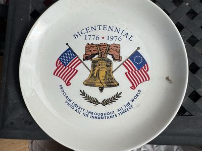 Vintage Bicentennial 1776-1976 Liberty Bell Commemorative Plates Set of 2