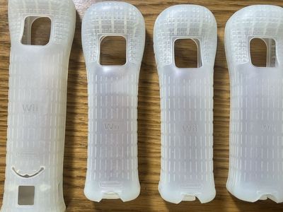 Lot of 4 silicon Wii remote covers